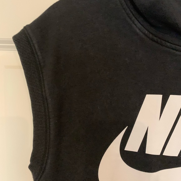 Top - Picture 2 of 6